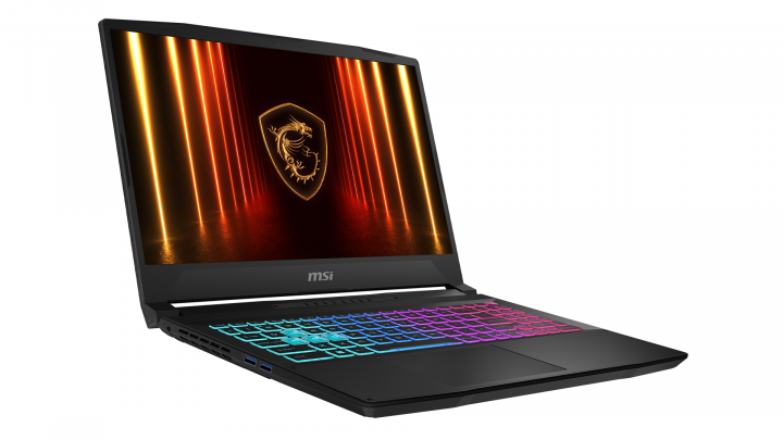 MSI Katana 15 widok z boku pod kątem